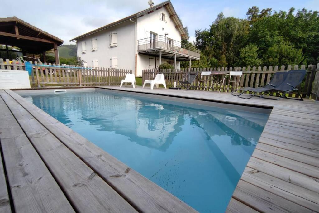Appartement Au Calme Avec Vue Et Piscine Au Coeur Du Pays Basque Mauleon Licharre Bagian luar foto